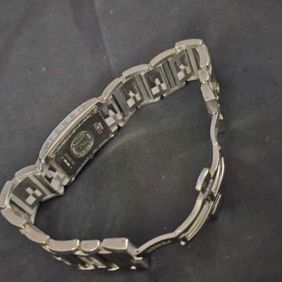 FENDI Forever Watch - Picture 4 of 5